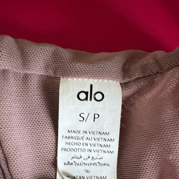 ☄️☄️☄️Selling Alo bra small in size ☄️☄️ - Picture 4 of 4